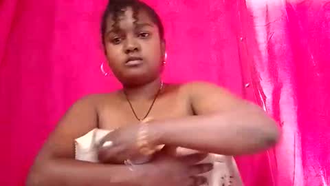 queen01love online show from November 26, 6:36 am