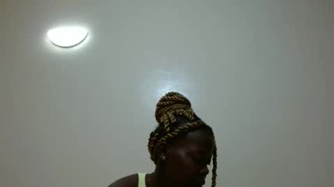 queen ema online show from October 26, 4:19 am