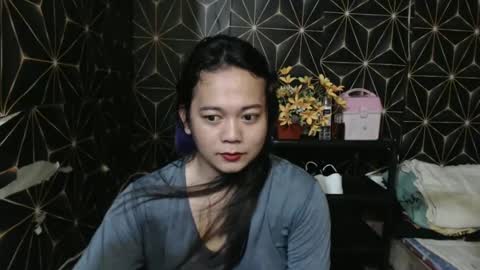 queen_ennah online show from December 22, 4:06 am