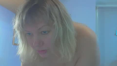 queen_jane8 online show from November 18, 4:52 pm