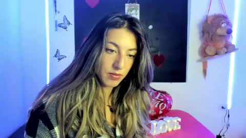 queen_natttyy online show from March 9, 3:32 am