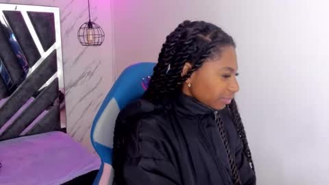 Snapshot of queen_perla_ chatting on October 23, 12:00 pm online show from October 23, 12:00 pm