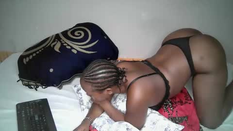 queen_pretty11 online show from May 12, 10:38 pm