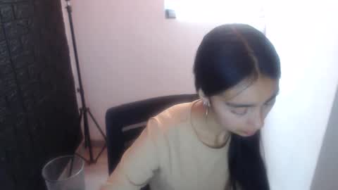 queenbyte_18 online show from November 7, 7:08 pm