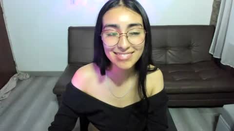 queenbyte_18 online show from June 25, 4:56 am