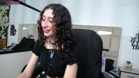 QUEENJEENN online show from January 15, 8:05 pm