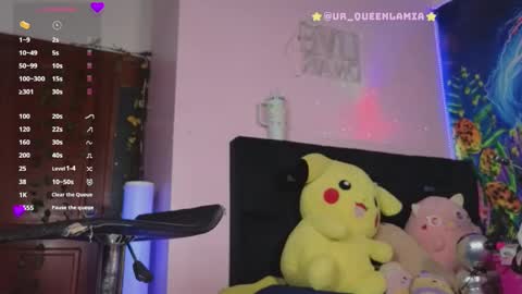 Snapshot of queenlamia chatting on December 12, 10:02 am  Taurus online show from December 12, 10:02 am