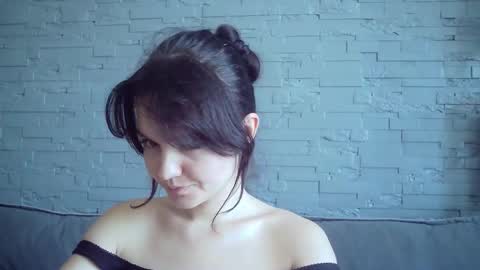 QueenOfModels online show from November 19, 10:37 am