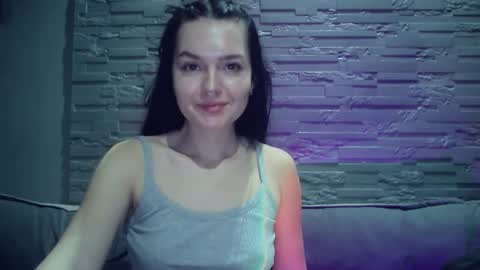 QueenOfModels online show from January 6, 4:05 am