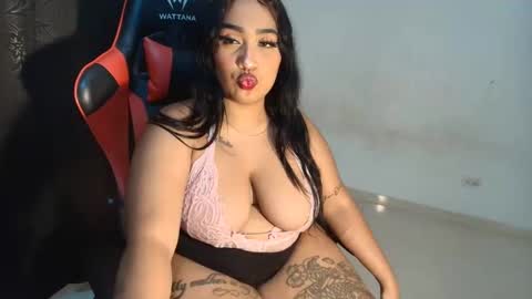 queensquirt31 online show from May 14, 4:40 am
