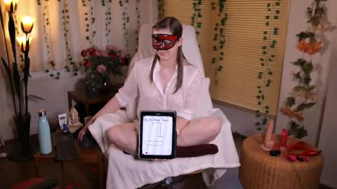 QuinnMonroe online show from February 25, 4:14 pm