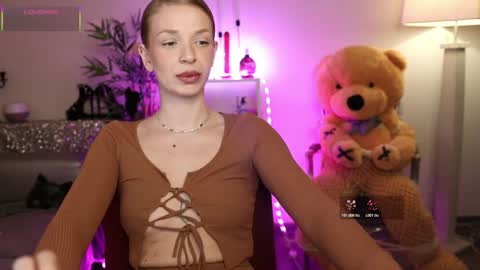 Nova Hollis online show from April 6, 4:46 am