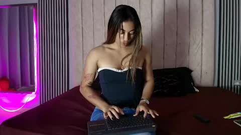 rachell_owen online show from September 24, 5:06 am
