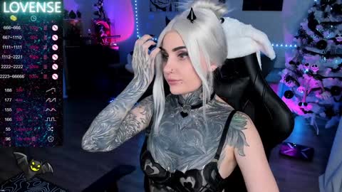  Miko Pleasee help me get 100 likes online show from January 7, 5:20 pm