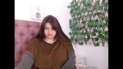 radiantgoddes online show from November 20, 3:35 pm