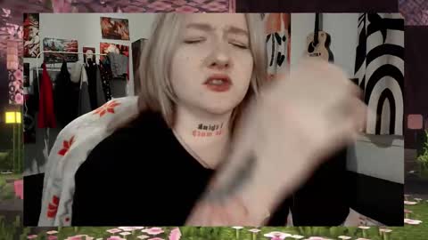 Snapshot of raiingurl chatting on October 2, 9:03 am Kate online show from October 2, 9:03 am