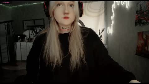 Snapshot of raiingurl chatting on December 2, 9:43 am Kate online show from December 2, 9:43 am