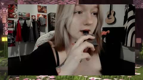 Snapshot of raiingurl chatting on October 3, 9:14 am Kate online show from October 3, 9:14 am