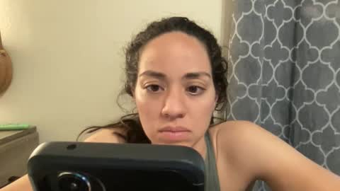 RamonaJ online show from April 6, 9:16 pm