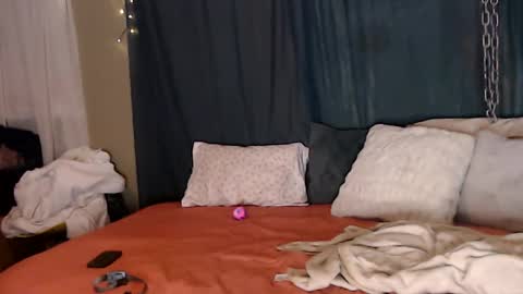    RAMONA Q   online show from December 20, 5:36 am