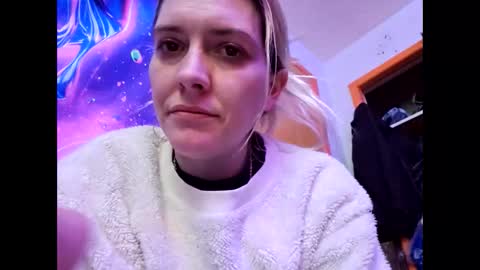 Snapshot of randcandy77 chatting on February 10, 7:28 pm Randcandy77 online show from February 10, 7:28 pm