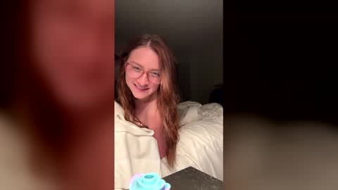 randuhlee online show from March 30, 3:39 am