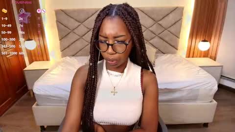 Raquel online show from March 6, 12:33 pm