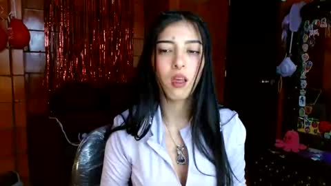 Snapshot of raven__purple chatting on February 27, 12:32 am raven__purple online show from February 27, 12:32 am