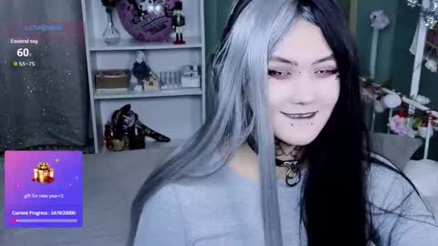 Raven online show from December 14, 11:38 am