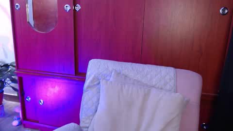 raventh_ online show from February 16, 12:38 pm