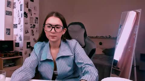 Alia Mereyn online show from October 7, 12:42 pm