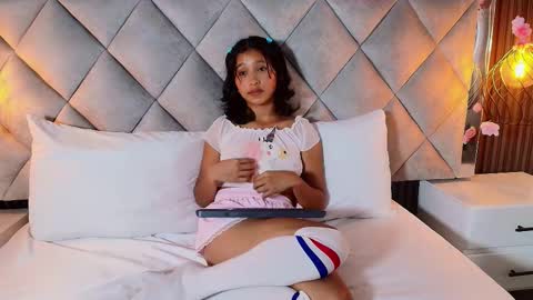 DONCELLA online show from February 21, 8:20 pm