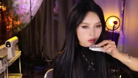 reaowna___ online show from November 13, 2:38 pm