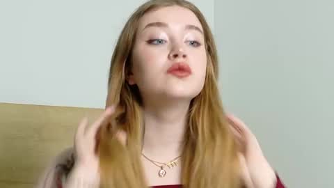 Snapshot of rebecca_lace chatting on September 13, 1:46 am rebecca_lace online show from September 13, 1:46 am