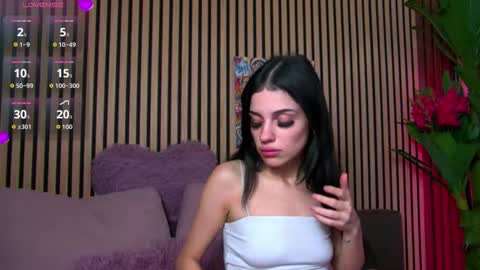 Your favorite couple online show from January 13, 5:02 am