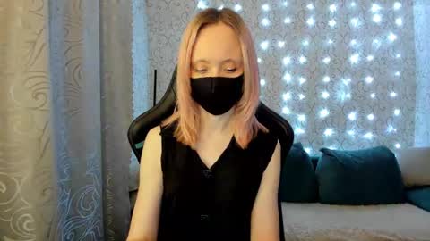 RebesaOlset online show from December 11, 4:09 pm