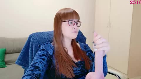 Lisa online show from April 12, 6:43 pm