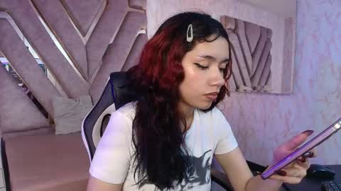 red_pandaa online show from May 29, 3:26 am