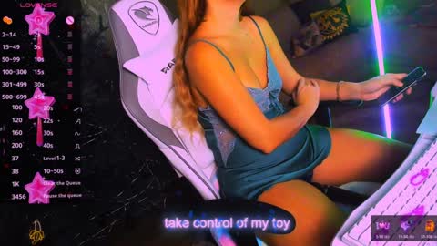 reggieMeow online show from February 5, 2:51 am