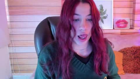 Snapshot of regina_blum chatting on January 7, 7:17 pm Regina online show from January 7, 7:17 pm