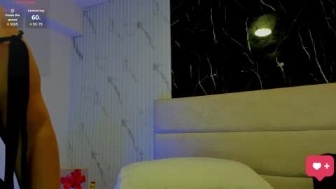 reginavegaa online show from May 30, 11:52 am