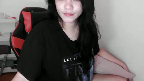 reign2525 online show from November 15, 8:48 am