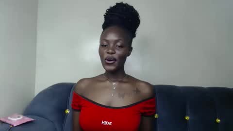 reina_lexi online show from May 14, 11:43 pm