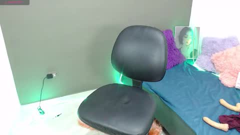 Snapshot of reislin_69 chatting on October 2, 11:10 pm Catherin online show from October 2, 11:10 pm