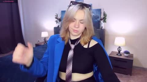 RemiPeach online show from June 8, 3:35 pm