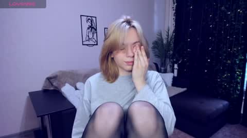 RemiPeach online show from May 21, 3:54 pm