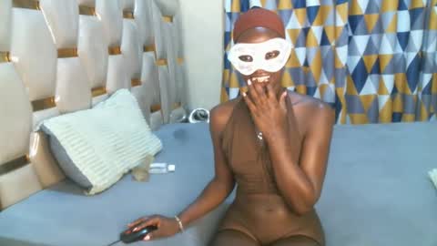 remmyqueen online show from March 27, 5:42 am