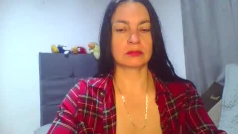 renata_hot1 online show from May 17, 1:05 am