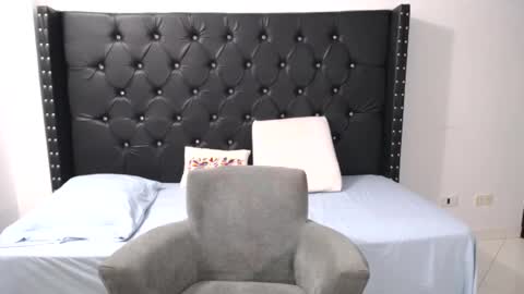 Renata Salinas online show from October 23, 1:00 am