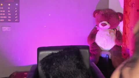 renatawilsom online show from March 5, 2:51 am